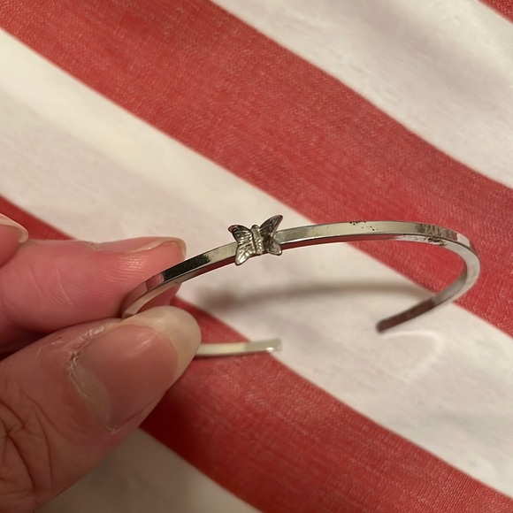 Children’s butterfly bracelet- free if bundled, donating soon - Picture 1 of 3